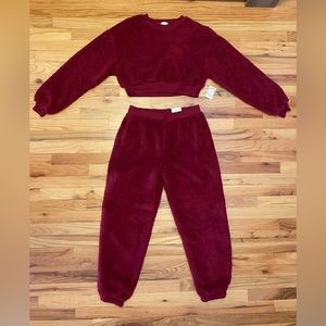 2 Piece Fleece Set (Long Sleeve Crop Top & Matching Bottom) Size M